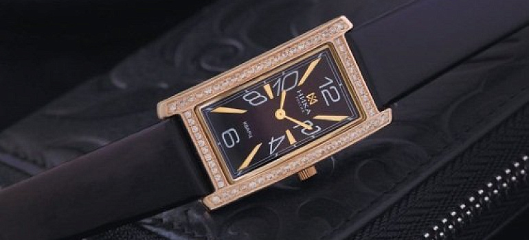 The release of the rectangular women watch “Olympia”, became the model of sophisticated female style and the flagship of the LADY collection (part numbers 0550, 0551).